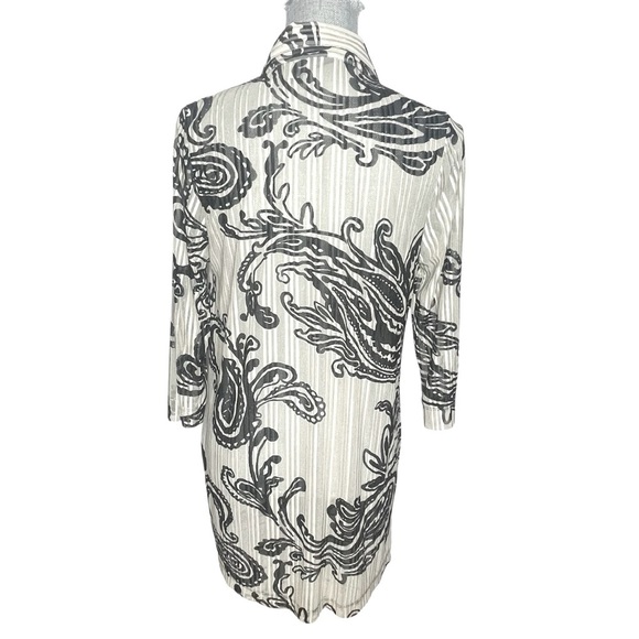 Chico’s Travelers Collection Black Cream Paisley Long Tunic Top Size 1 (M/L) - Picture 4 of 12